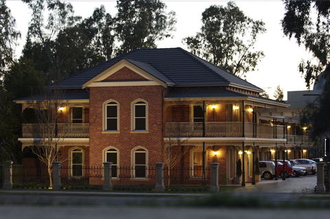Carlyle Suites & Apartments - Tourism Brisbane 0