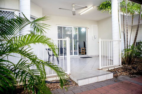 Nightcliff Foreshore Getaway - McKay Gardens - Tourism Brisbane 5
