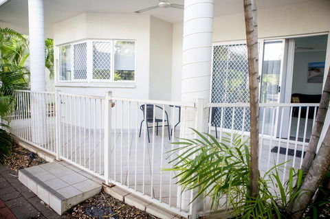 Nightcliff Foreshore Getaway - McKay Gardens - Tourism Brisbane 4