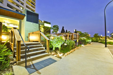 Nomikis\'On The Avenue - Tourism Brisbane 2
