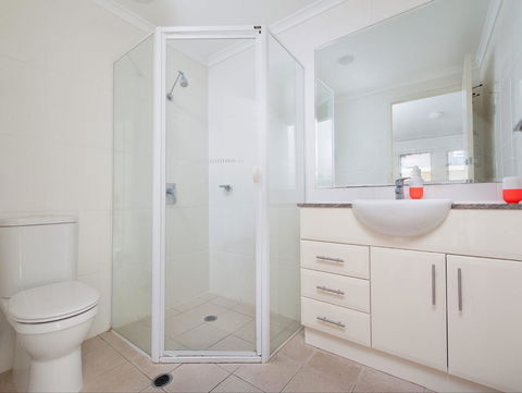 Seaspray Villa 5 - Tourism Brisbane 5