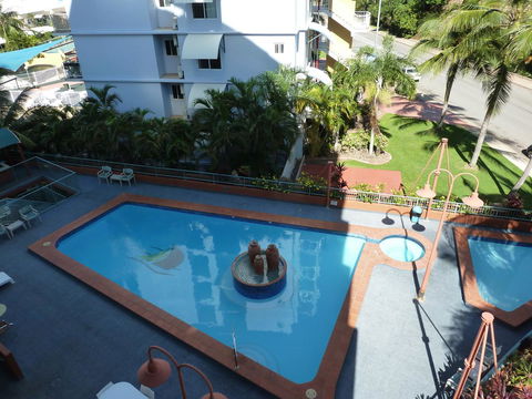 Cullen Bay Resorts - Brisbane Tourism 13