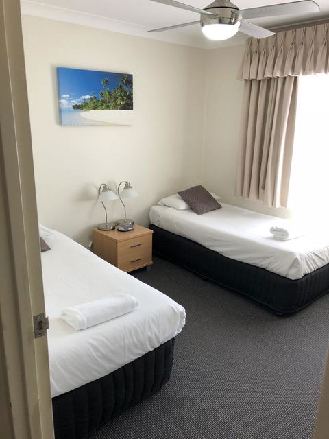 Beaches Serviced Apartments - Brisbane Tourism 13