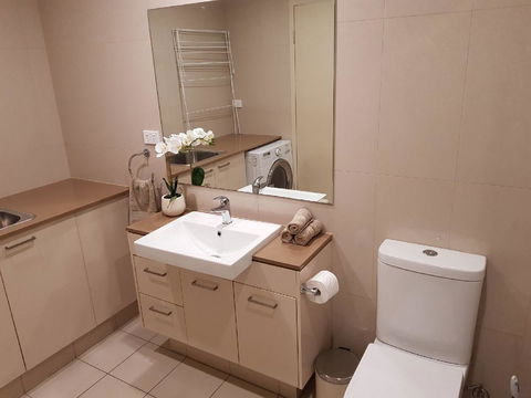 Darwin-Ocean Views, Tropical Getaway, Pool & Aircon - Tourism Brisbane 14