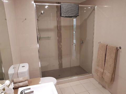 Darwin-Ocean Views, Tropical Getaway, Pool & Aircon - Tourism Brisbane 15