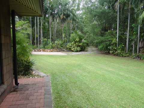 DARWIN'S SHADY ACRES RETREAT - Tourism Brisbane 9