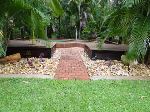 DARWIN'S SHADY ACRES RETREAT - Tourism Brisbane 10