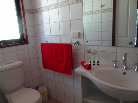 DARWIN'S SHADY ACRES RETREAT - Tourism Brisbane 39