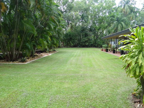 DARWIN'S SHADY ACRES RETREAT - Tourism Brisbane 8