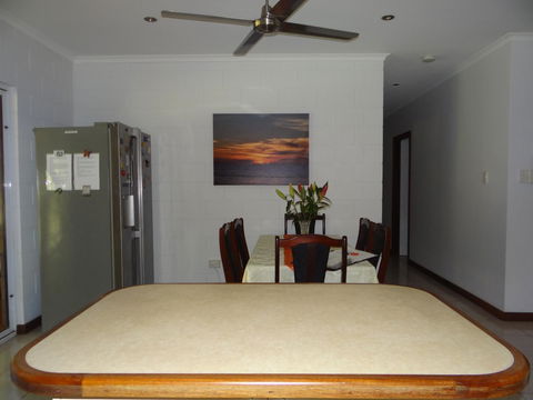 DARWIN'S SHADY ACRES RETREAT - Tourism Brisbane 24