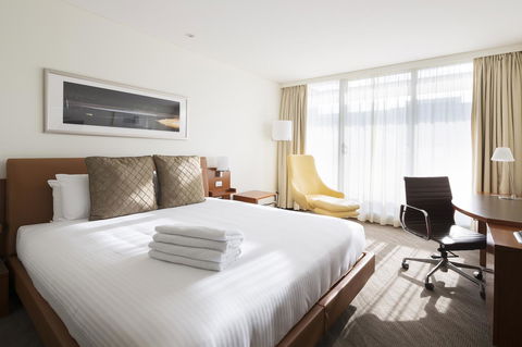 Novotel Canberra - Brisbane Tourism 15