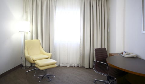 Novotel Canberra - Brisbane Tourism 16