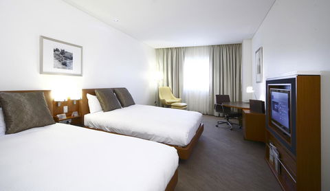 Novotel Canberra - Brisbane Tourism 19