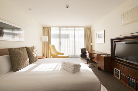 Novotel Canberra - Brisbane Tourism 10