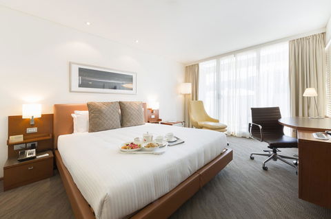 Novotel Canberra - Brisbane Tourism 7