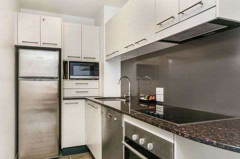 Lennox Holiday Apartments - Tourism Brisbane 36