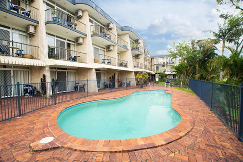 Bombora Resort - Coolangatta - Brisbane Tourism 0