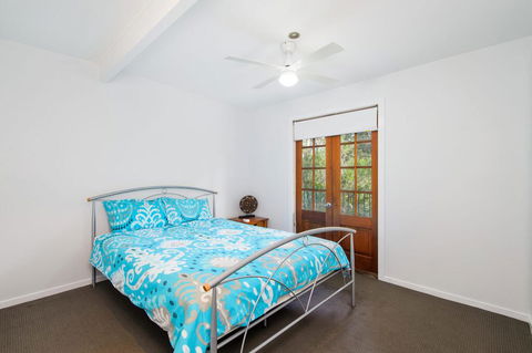 BONNY BEACH HOUSE - Holiday Accomodation With Pool - Tourism Brisbane 1