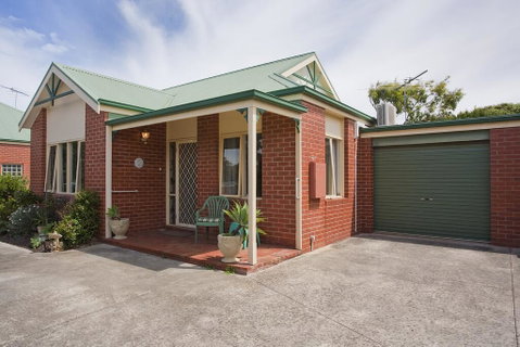 Boston Beach House 2-19 - Tourism Brisbane 0