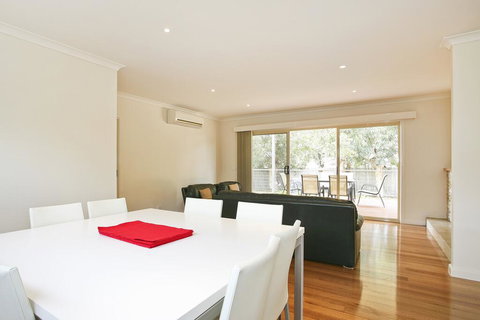 Boston Beach House 46 - Tourism Brisbane 3