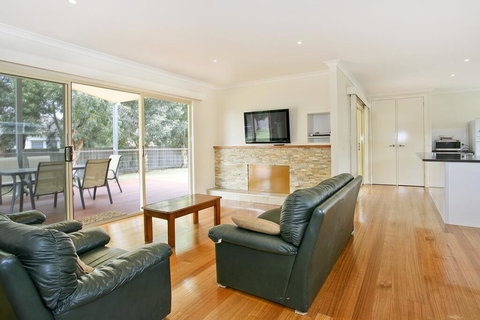 Boston Beach House 46 - Tourism Brisbane 1