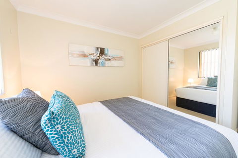 Bottletree Apartments On Bridge - Tourism Brisbane 1
