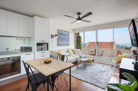 Boutique Apartment With Fantastic Harbour Views - Tourism Brisbane 0