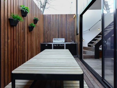 Boutique Stays - County Down, Contemporary Port Melbourne Home - Tourism Brisbane 1