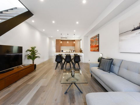 Boutique Stays - County Down, Contemporary Port Melbourne Home - Tourism Brisbane 2