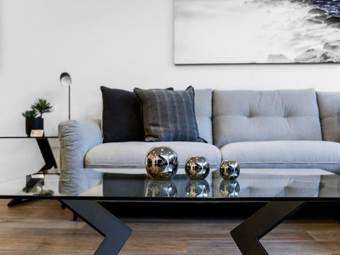 Boutique Stays - County Down, Contemporary Port Melbourne Home - Tourism Brisbane 3