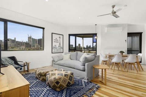 Boutique Stays - Highviews - Tourism Brisbane 0