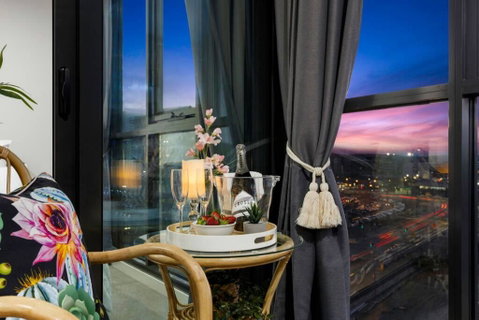 Braddon Penthouse, Top Location, Netflix, WiFi, Views - Brisbane Tourism 0