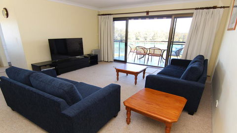 Braemar 7 - On The Lake! - Brisbane Tourism 1