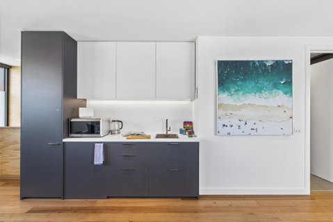 Brand New Beachside Studio Apartment - Brisbane Tourism 3