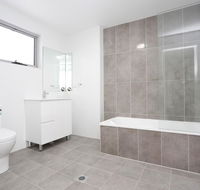 Brand new Family Friendly Apartment for 7 - Tourism Brisbane