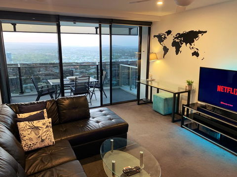 Breathtaking Views 4BD HIGH FLOOR Lux Apartment - Tourism Brisbane 1