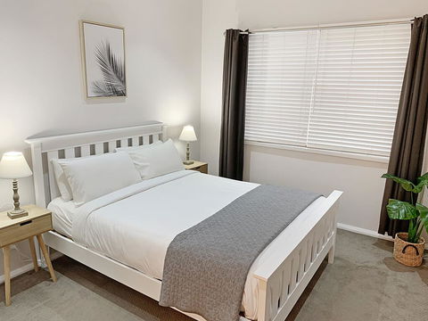 Bright 3-bedroom Apartment - Central Armidale - Tourism Brisbane 2