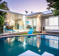 Broadbeach Waters Home With Private Pool - Brisbane Tourism