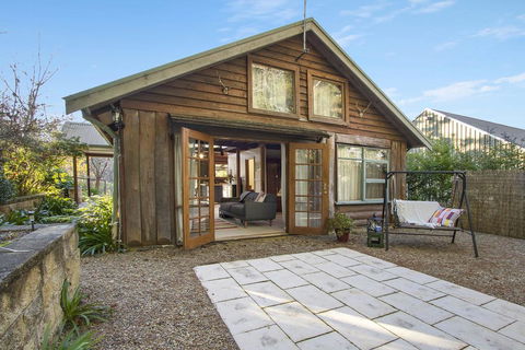 BROWNS COTTAGE - Tourism Brisbane 1