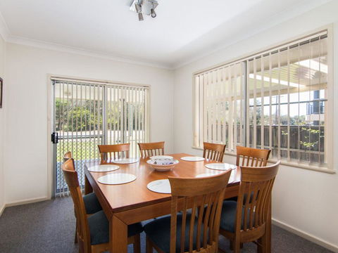 Bubsys Beach House At Pebbly - Brisbane Tourism 2