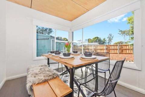 BUNGALOW BEAUTY - Hosted By: L'Abode Accommodation - Tourism Brisbane 1