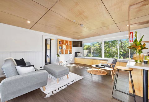 BUNGALOW BEAUTY - Hosted By: L'Abode Accommodation - Tourism Brisbane 0