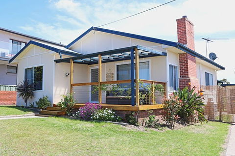 Bungo Beach House - Pet Friendly Home - Tourism Brisbane 1