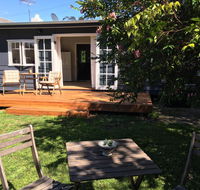 Burrill Lakeview Cottage - Tourism Brisbane