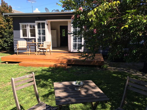 Burrill Lakeview Cottage - Tourism Brisbane 0