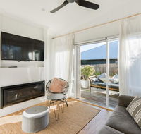 By The Seaside - Tourism Brisbane