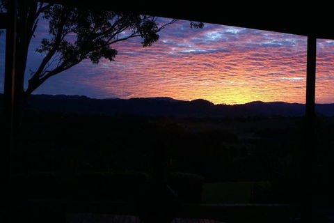 Byron Bay Hinterland House - Amazing Sunset Views! - Brisbane Tourism 0