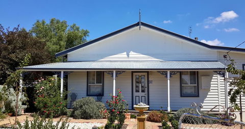 C & A's Cottage - Tourism Brisbane 1