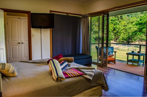 Cairns Homestead: A Peaceful Getaway - Tourism Brisbane 2