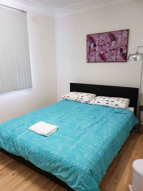 CAMPBELLTOWN HOLIDAY HOME 3 BED + FREE PARKING NCA039 - Brisbane 4u 3